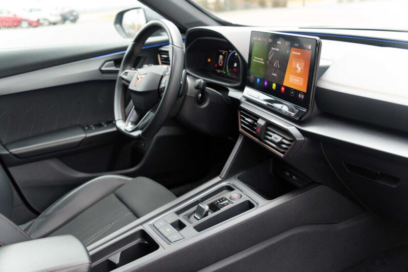 
								Cupra Formentor full									