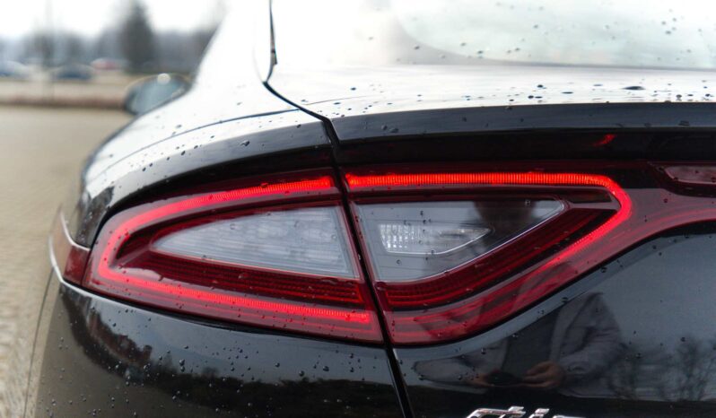 
								Kia Stinger full									