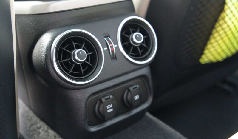 
								Kia Stinger full									
