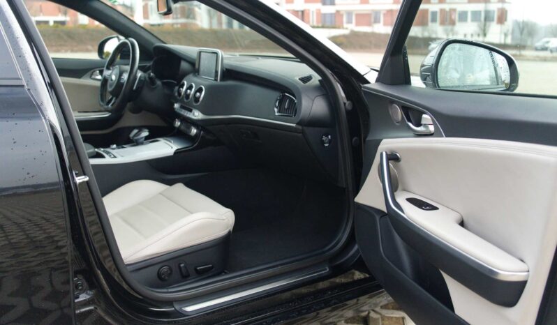 
								Kia Stinger full									