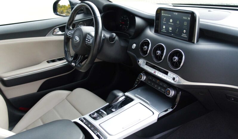 
								Kia Stinger full									
