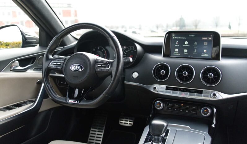 
								Kia Stinger full									