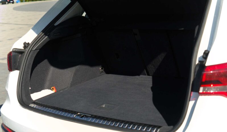 
								Audi Q3 full									