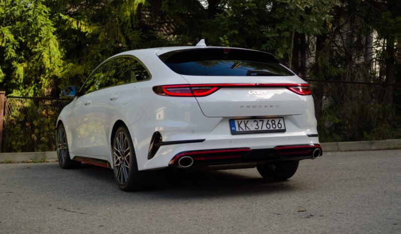 
								KIA ProCeed full									