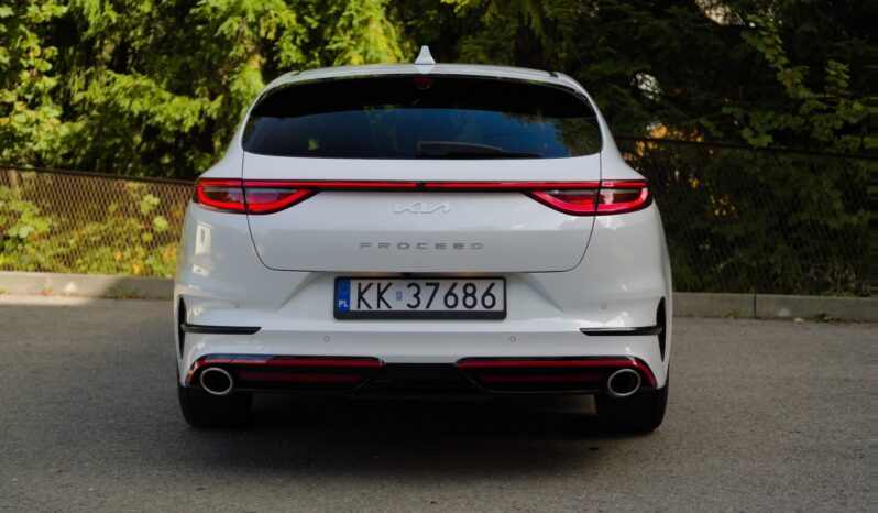 
								KIA ProCeed full									