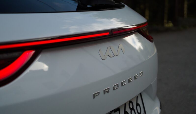 
								KIA ProCeed full									