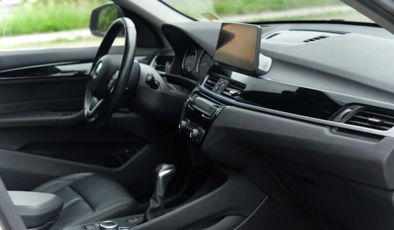 
								BMW X1 full									