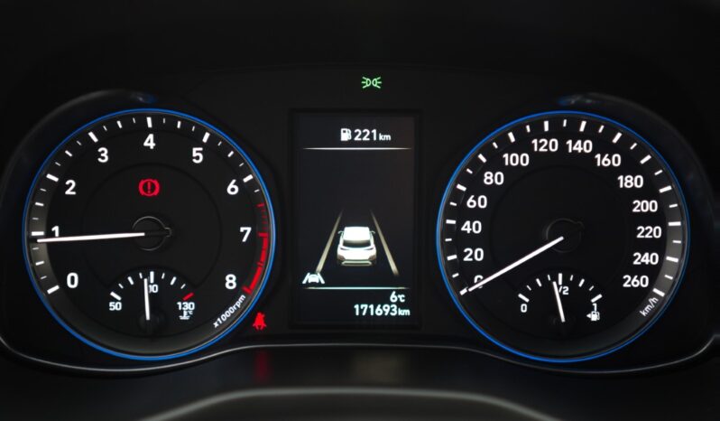 
								Hyundai Kona full									