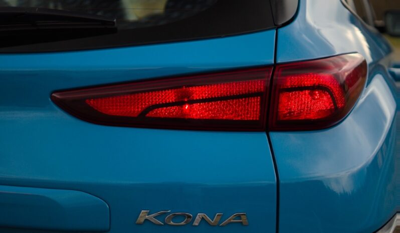 
								Hyundai Kona full									