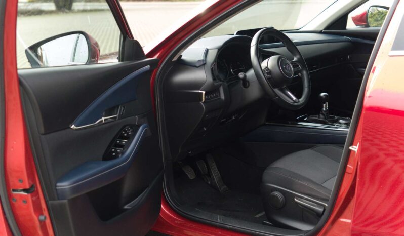 
								Mazda CX-30 full									