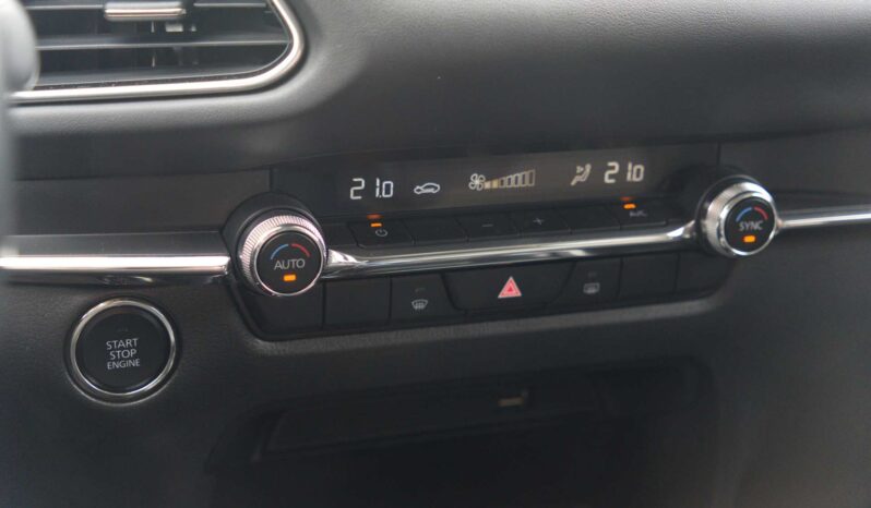 
								Mazda CX-30 full									