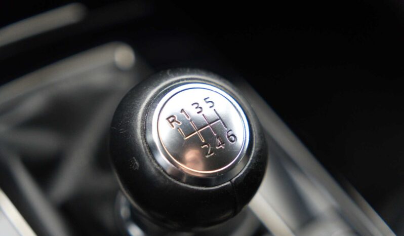 
								Mazda CX-30 full									