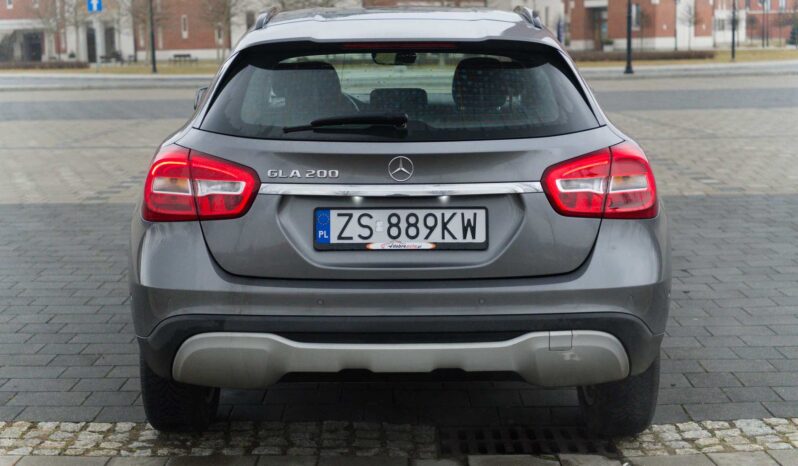 
								Mercedes-Benz GLA full									