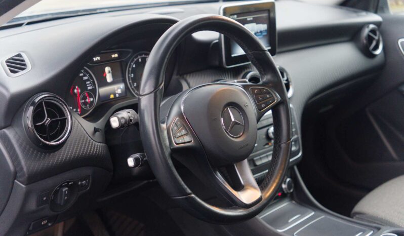 
								Mercedes-Benz GLA full									