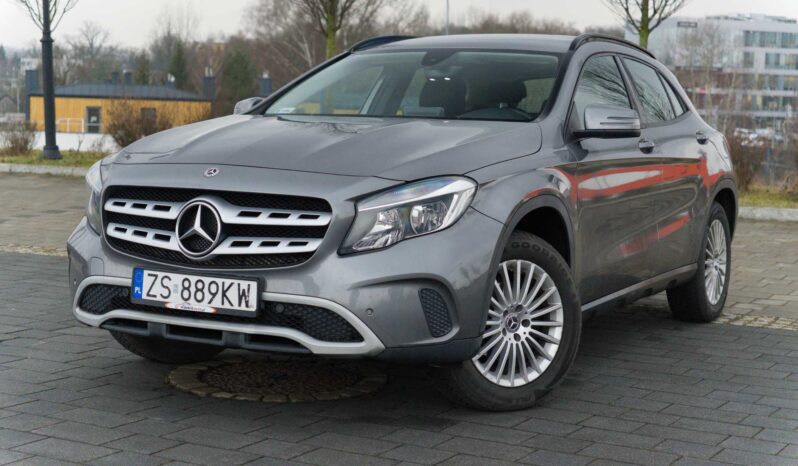 
								Mercedes-Benz GLA full									