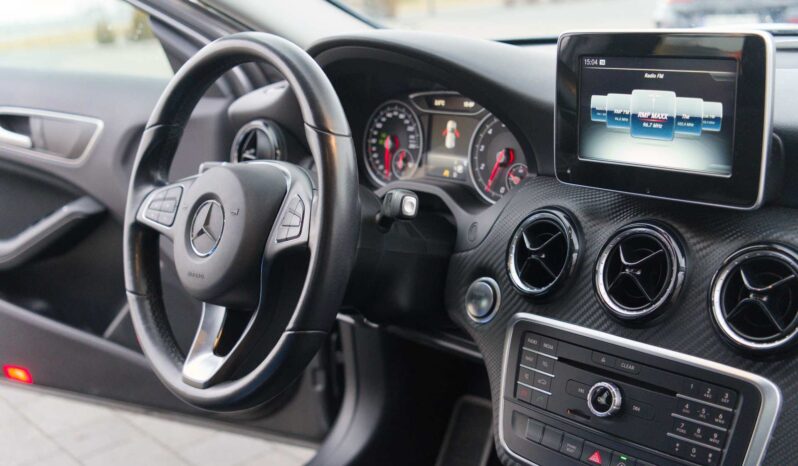 
								Mercedes-Benz GLA full									