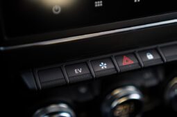 
										Renault Captur full									