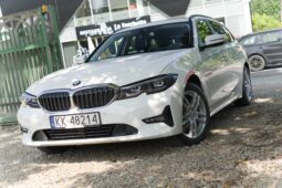 
										BMW 330e full									