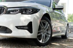 
										BMW 330e full									