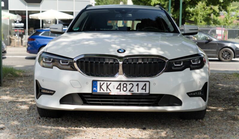 
								BMW 330e full									