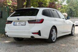 
										BMW 330e full									