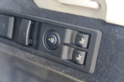 
										BMW 330e full									