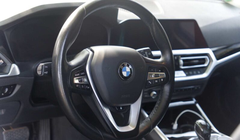 
								BMW 330e full									