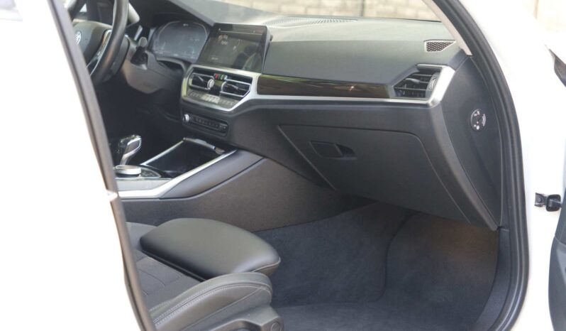 
								BMW 330e full									