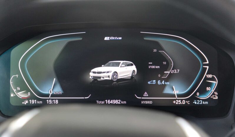 
								BMW 330e full									