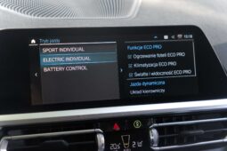 
										BMW 330e full									
