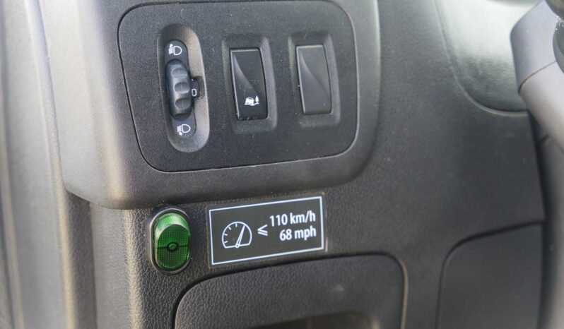 
								Renault Master full									