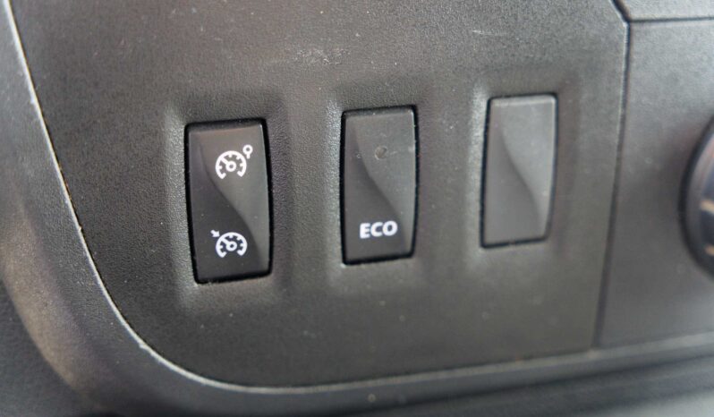 
								Renault Master full									