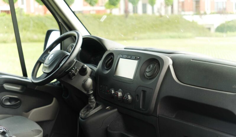 
								Renault Master full									