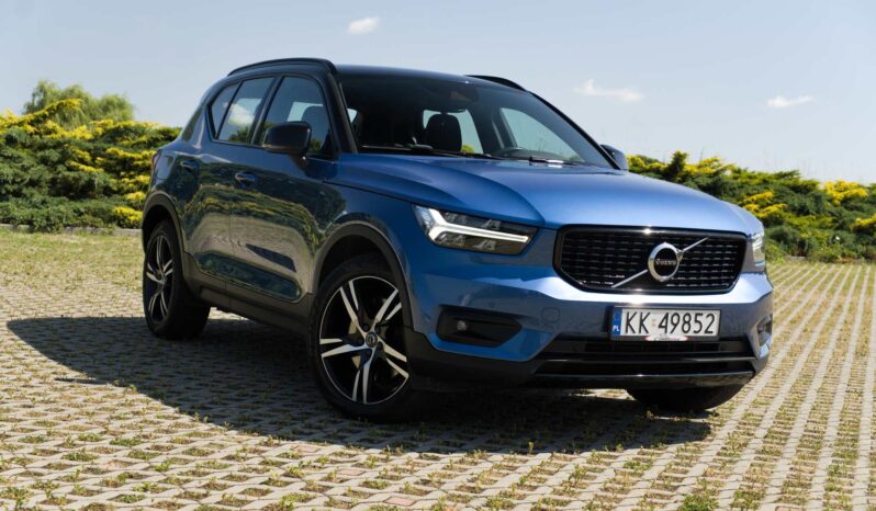 
								Volvo XC-40 full									