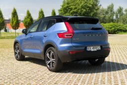 
										Volvo XC-40 full									