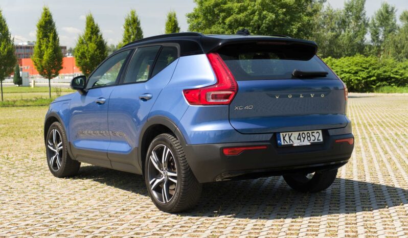 
								Volvo XC-40 full									