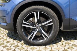
										Volvo XC-40 full									