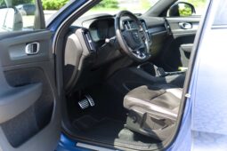 
										Volvo XC-40 full									