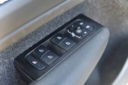 
										Volvo XC-40 full									
