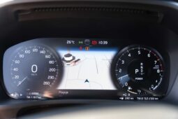 
										Volvo XC-40 full									