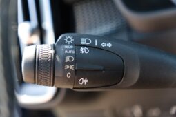 
										Volvo XC-40 full									