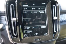 
										Volvo XC-40 full									