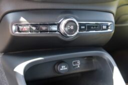 
										Volvo XC-40 full									