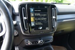 
										Volvo XC-40 full									