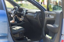 
										Volvo XC-40 full									