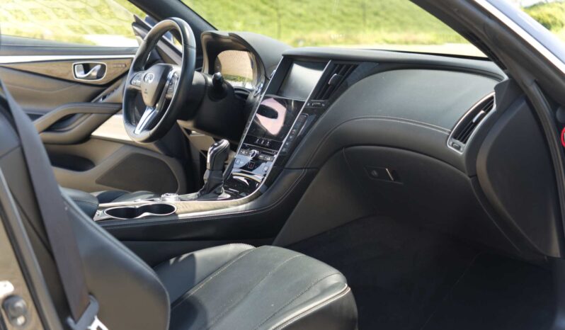 
								Infiniti Q60 full									