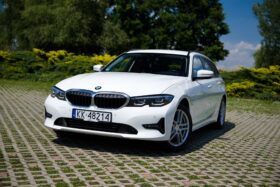BMW 330e