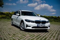 
										BMW 330e full									