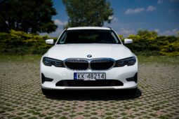 
										BMW 330e full									