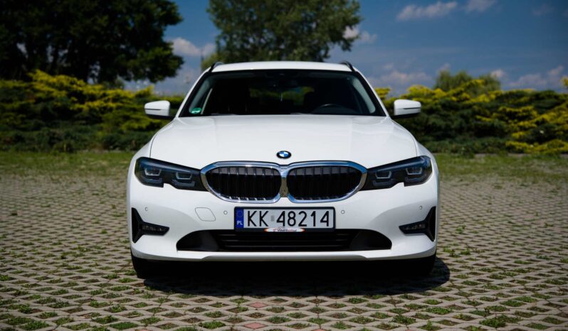 
								BMW 330e full									